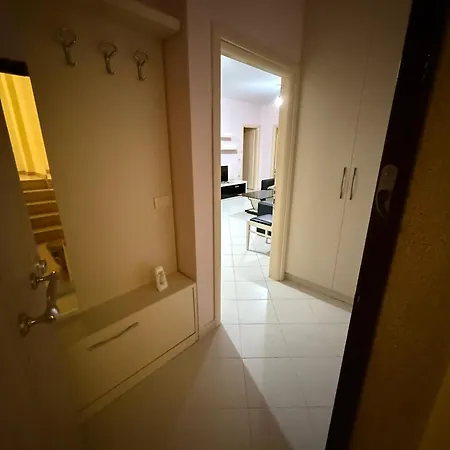 Semesterbostad Lola Pogradec