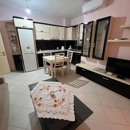 Lola Semesterbostad Pogradec